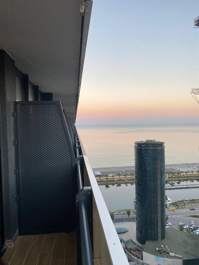 Orbi City Luxury Studio Harbour And Sea View Batoumi Extérieur photo